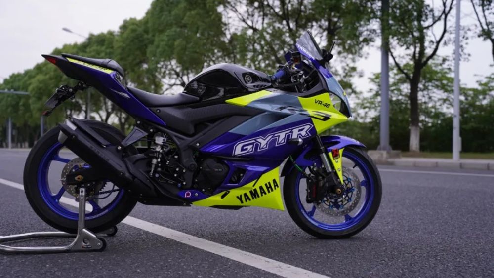 摩托车|赛道化改装雅马哈r3:骑行更帅更战斗_腾讯新闻