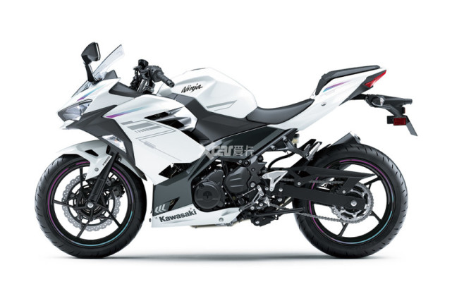 换配色顺带涨钱 2022川崎ninja400上市