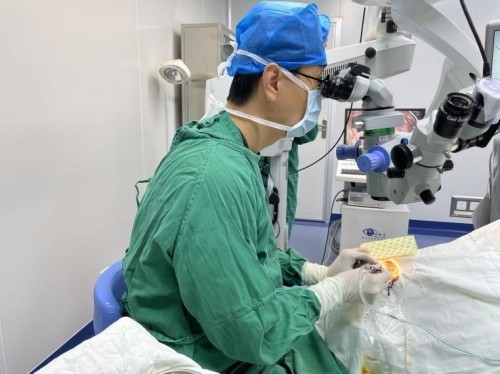 佛山华厦眼科治疗老花眼白内障 提高佛山居民晚年生活质量 老花眼 白内障 华厦眼科 华厦眼科医院 张晓山