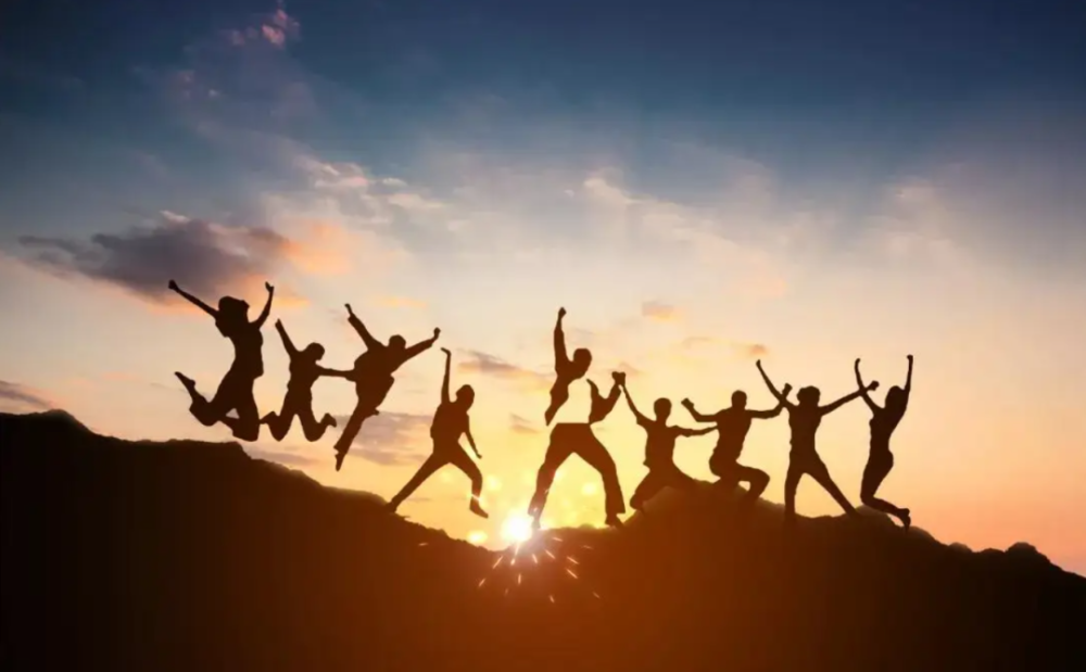 "新时代青年应有的样子"系列谈|扬朝气 去"暮气"_腾讯新闻