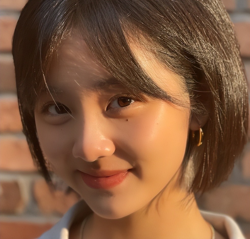 不靠爹的星二代赵一楠资产上百亿黄多多8岁翻译英文小说