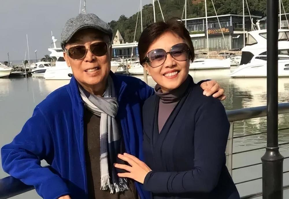 距离师胜杰已经病逝3年多,没有丈夫在身边的宋艳,是一种什么样的生活