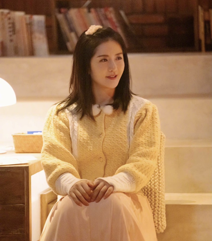 谢娜生二胎后罕秀马甲线身材生完3娃腰围仅巴掌大