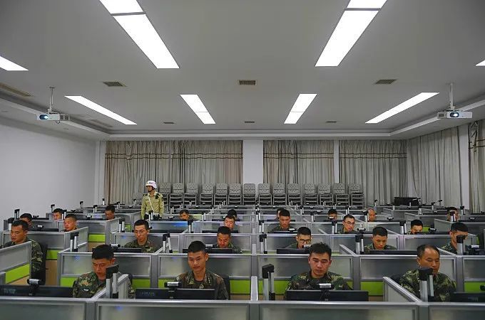 火箭军某部组织年度优秀政治教员选拔考评日本防卫大臣