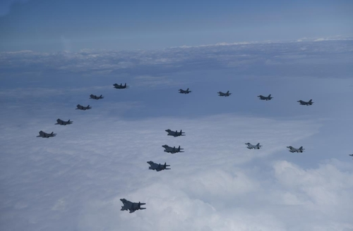 威慑朝鲜，日美空军举行联演