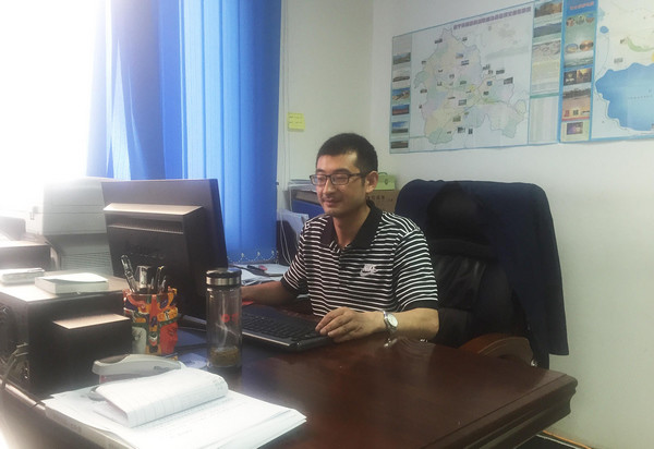 谈及母校贵州民族大学,马勋勇深情的说:"母校真正