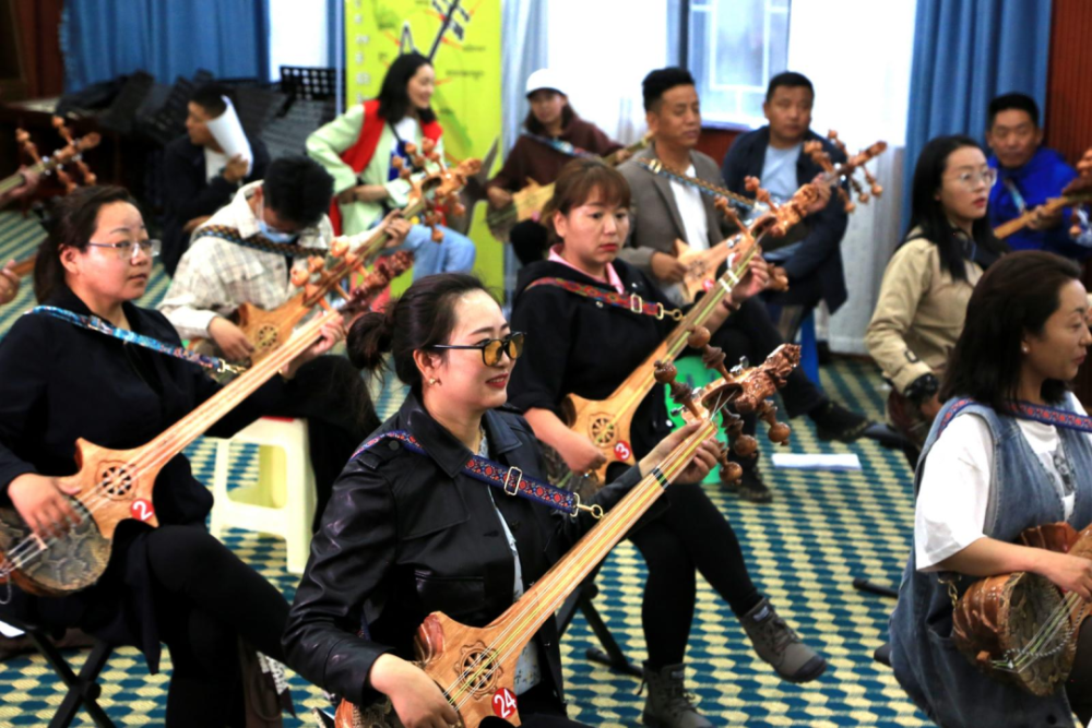 琼结县第二期悦之声扎念琴培训班开班