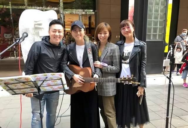 曾自杀过,又落魄到街头卖唱,如今确诊新冠,女歌手张芸京太坎坷_腾讯