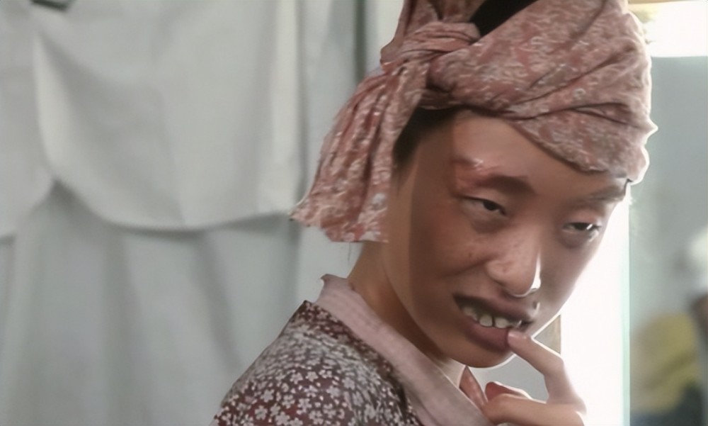明明貌美如花,却总扮成土气大妈,这9位丑女郎的生活照也太美了_腾讯