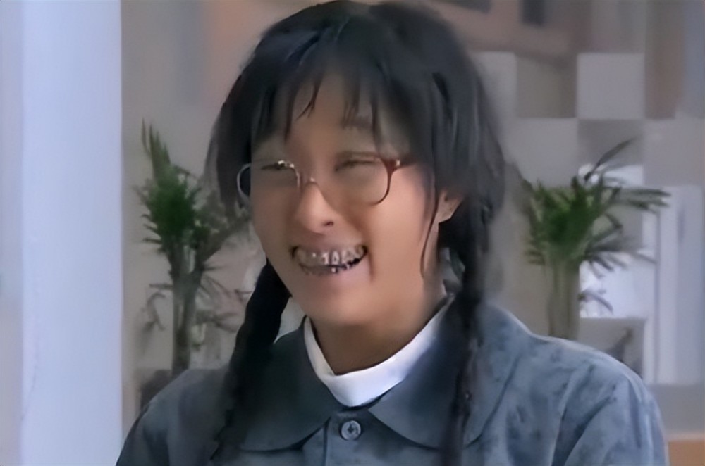 对于90后而言,一定看过《丑女无敌》这部堪称职场版杜拉拉的神剧.