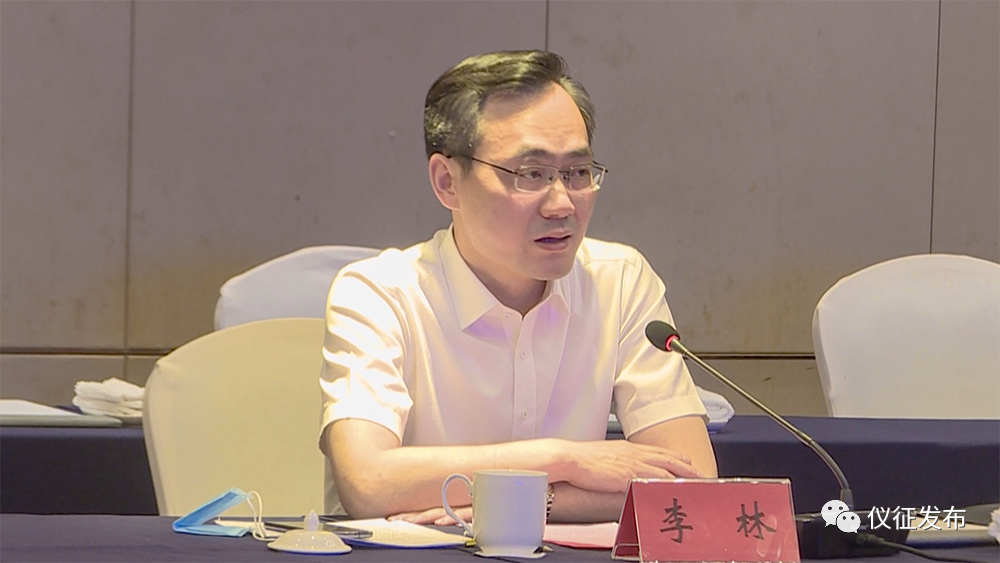 仪征与扬州工业职业技术学院开展校地合作交流深化全方位合作赋能高