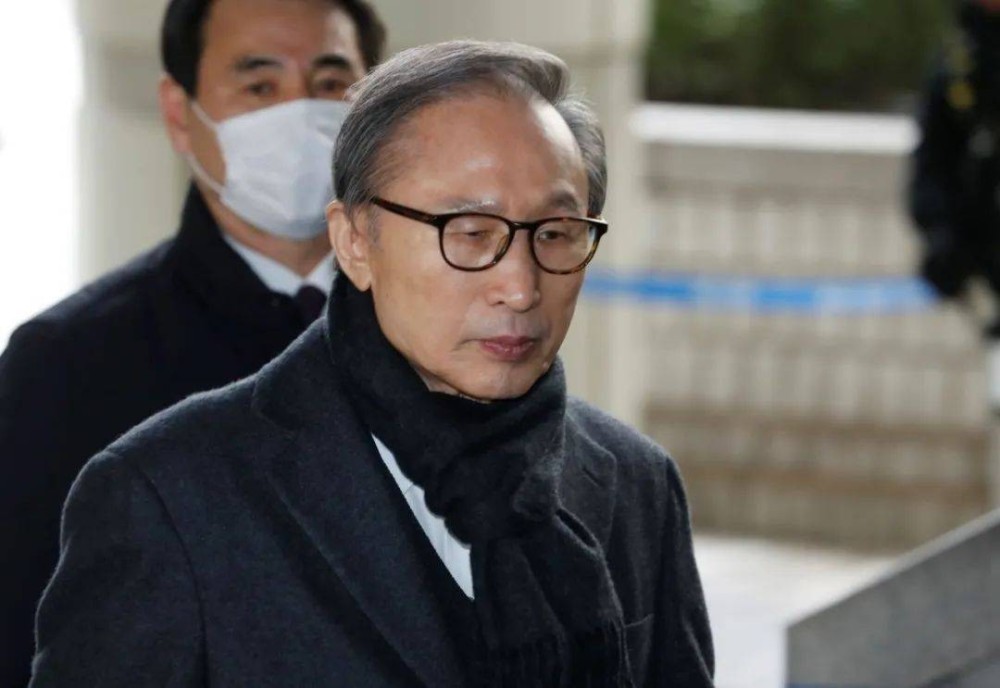 尹锡悦就赦免李明博改口，韩执政党或担忧，前总统死在狱中