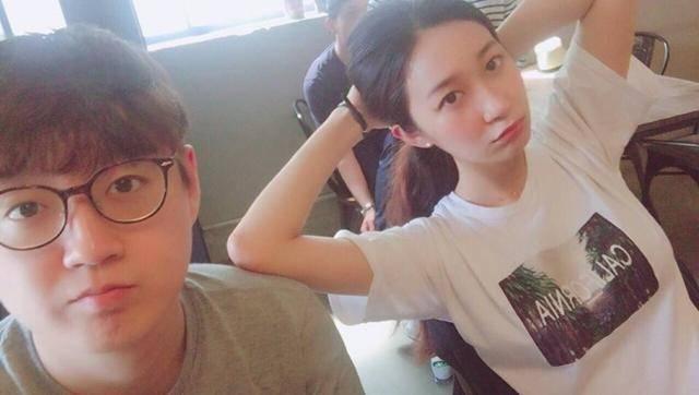 mata晒与新女友恩爱合照 网友:全都是狗粮