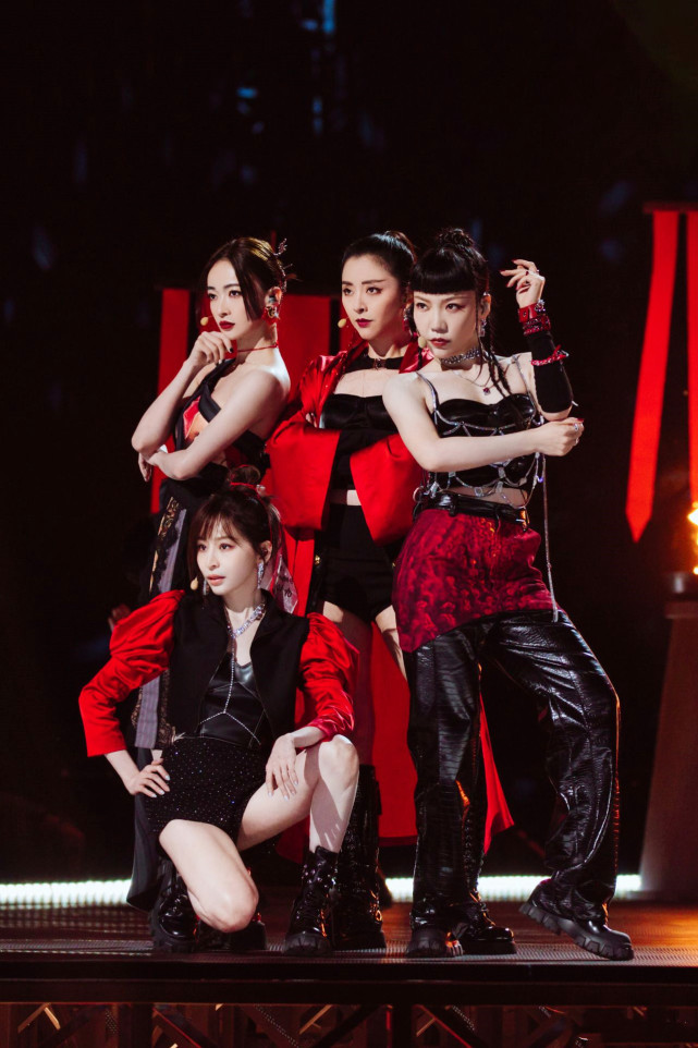 《乘风破浪的姐姐》3:节目开始高开低走,阵容强大却有诸多遗憾