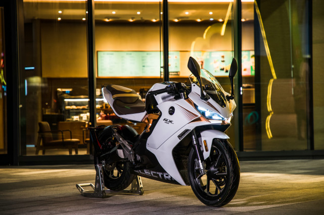 钱江350大踏板开卖,还有多款新车同时亮相