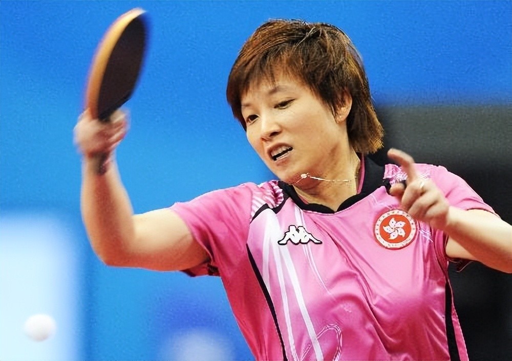 最终,林菱带着不甘和无奈,离开了国家队,选择去了中国香港打球.