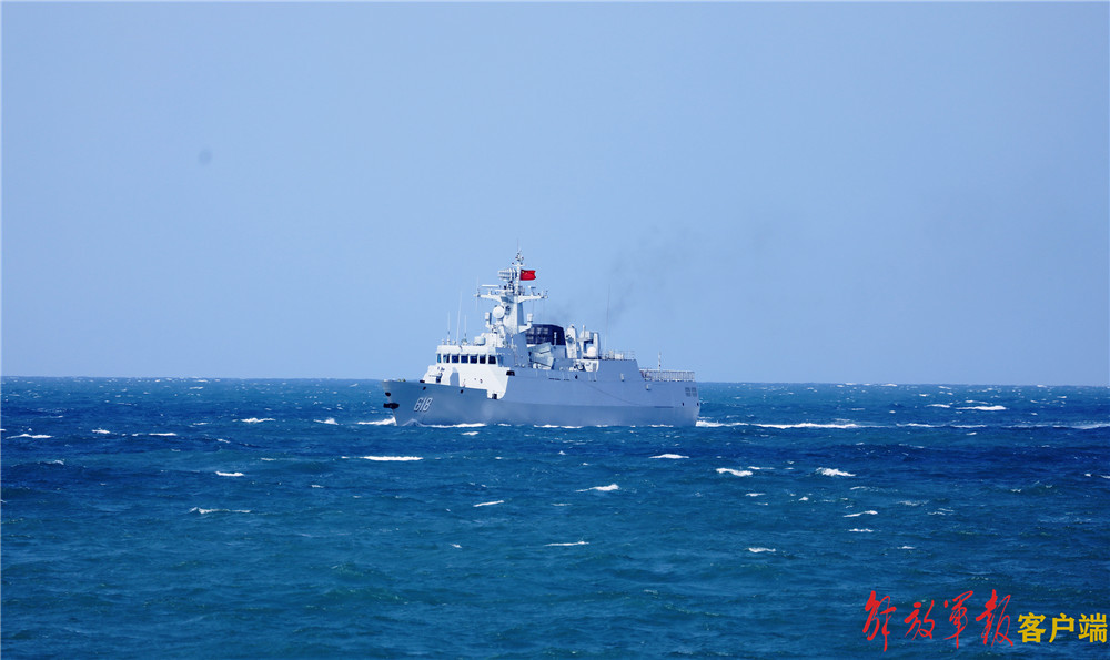 海军某护卫舰支队开展实战化训练