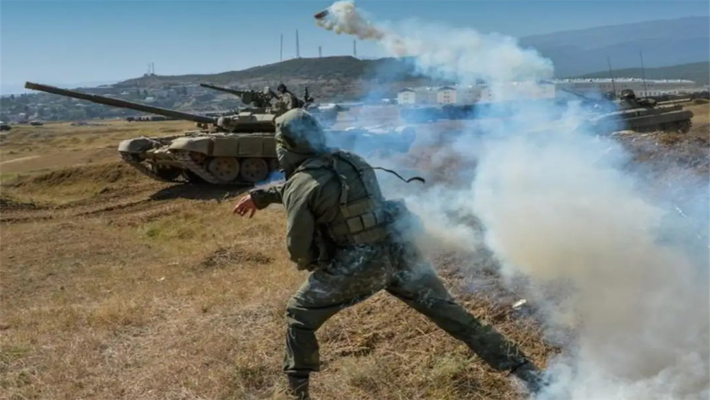 俄乌冲突揭露现代战争真相炮兵决定战场规则高科技武器都白搭