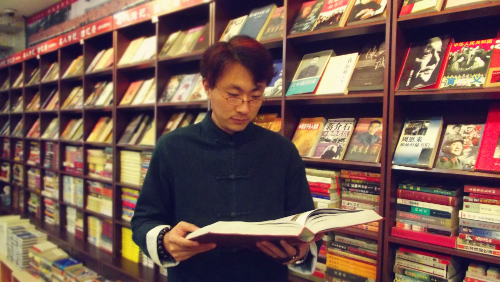 中华姓氏研究院院长冯志亮教授：北京海图书画苑邀您进入全民出书时代