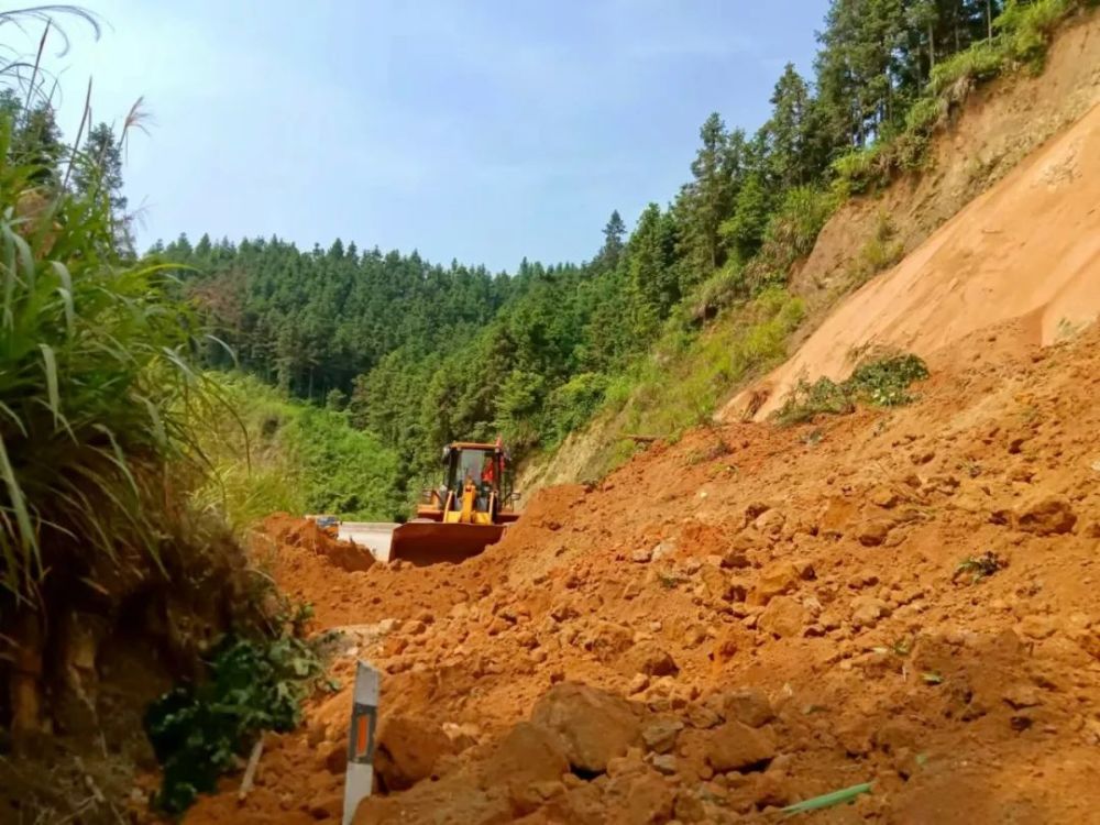 全州才灣某路段邊坡發生山體塌方,災情發生後……_騰訊新聞