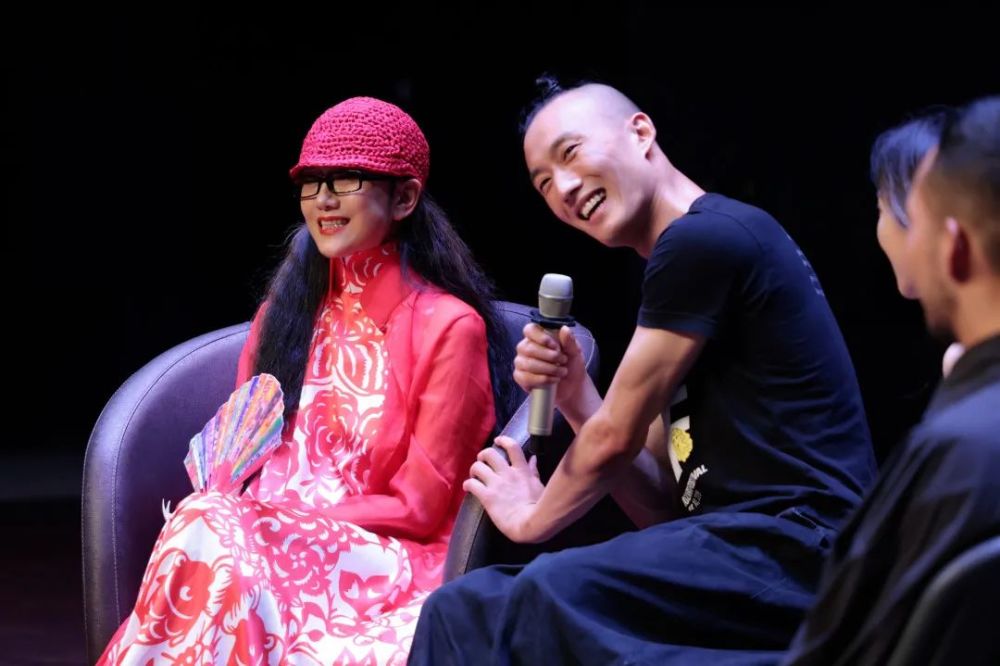 与粉丝见面并祝广西卫视《时尚中国》生日快乐_腾讯新闻