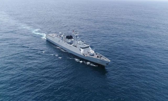 进行高强度,多课目实战化演练汉中舰和恩施舰组成舰艇编队南部战区