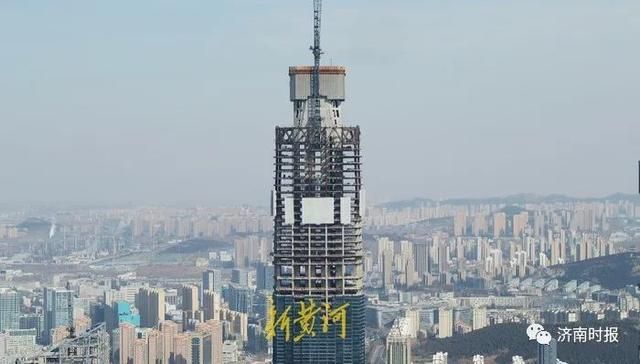 428米"山东第一高"封顶!济南这位姑娘到了88层楼顶_腾讯新闻