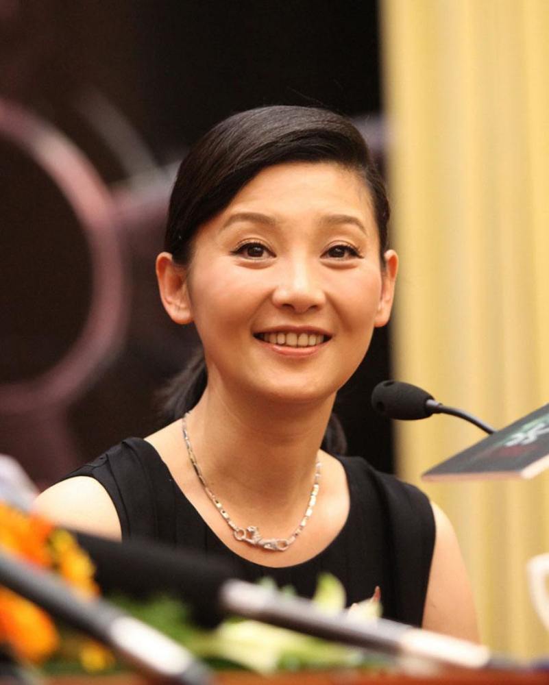 金星问徐帆如何应对名导老公身边的诱惑她的回答太霸气了