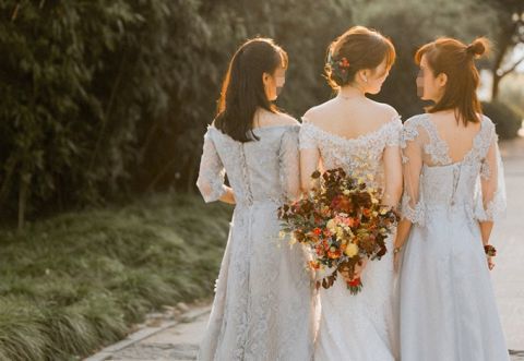 女大学生兼职当伴娘,一天最高能赚2600元!律师提醒……_腾讯新闻