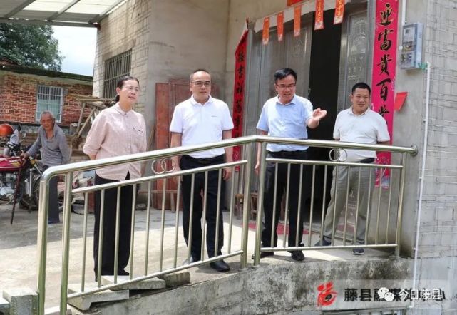 胡杰钊到东荣镇调研指导乡村振兴,产业发展,防汛抗灾等工作