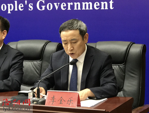 发布会上,市卫健委党组书记,主任李金乐在答记者问时介绍,当前为防住