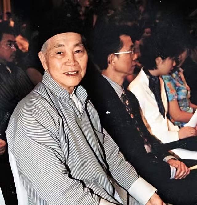88岁“润”了！从知名影星到“玄冥二老”，黄夏蕙为的不只是爱情_腾讯新闻
