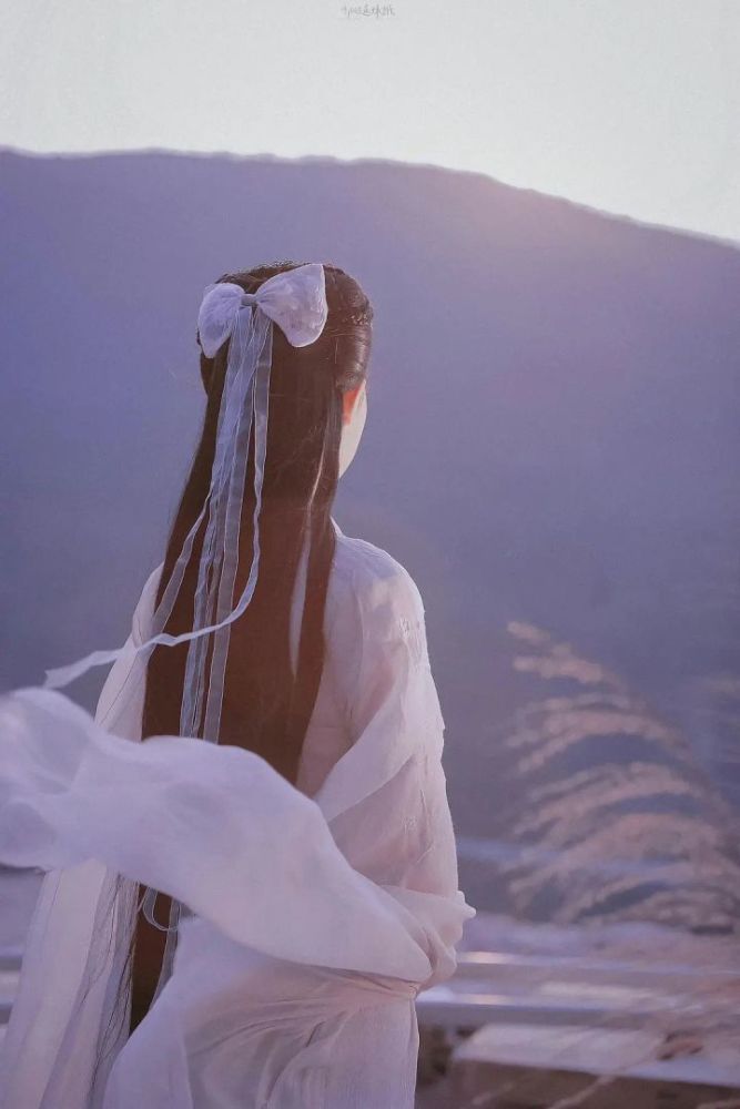 李若彤是传奇,吴倩莲更出挑_腾讯新闻