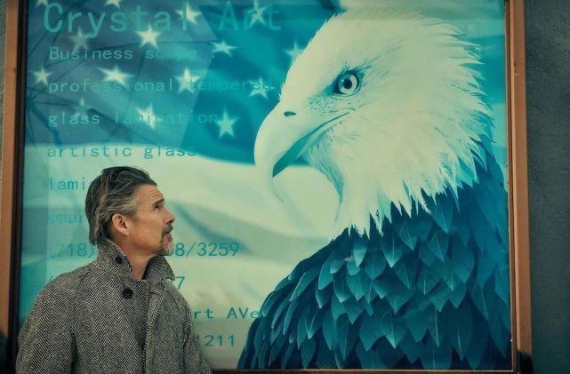 男星伊桑·霍克《the rake》杂志封面大片,沧桑帅叔魅力十足