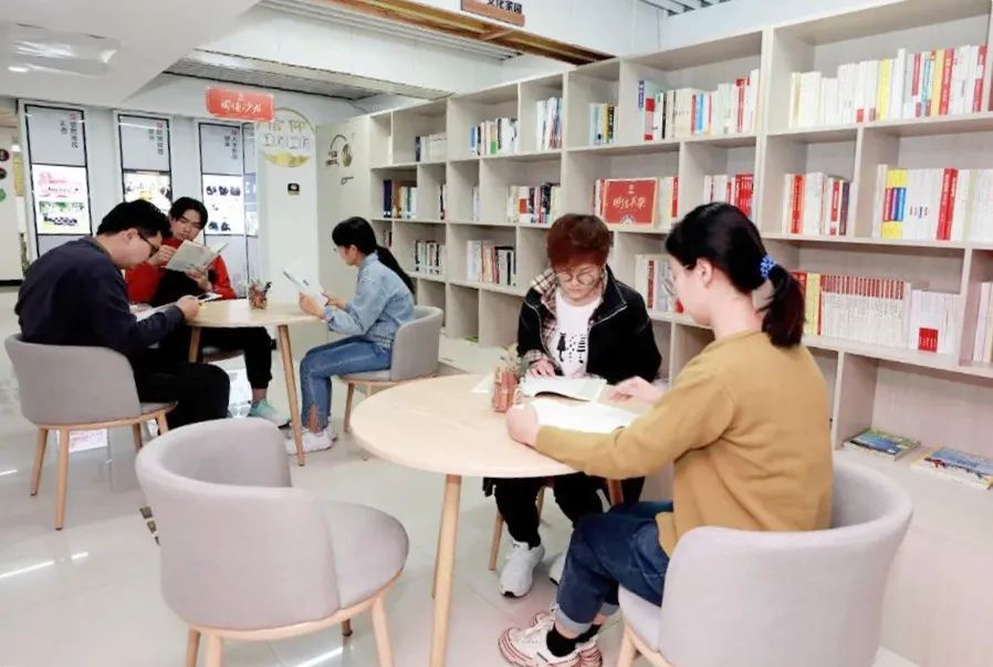 融入民族文化西山区这个最美阅读空间你去过吗