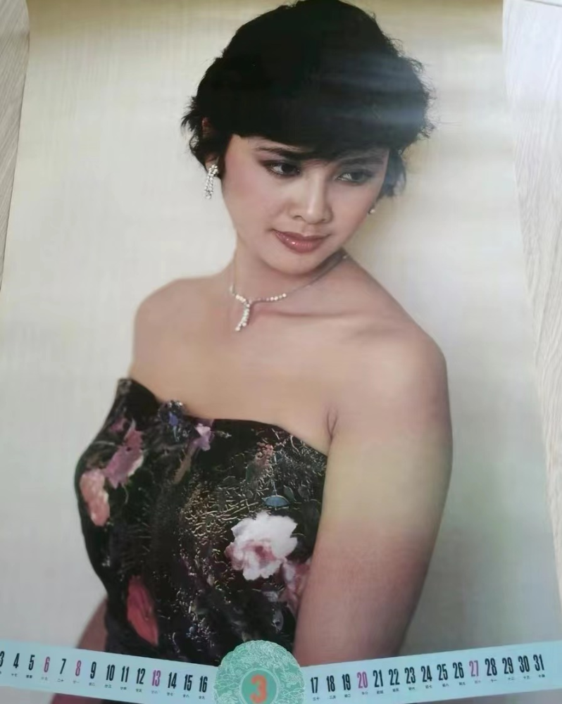 当年朱琳受邀参演《西游记》中的"女儿国国王"一角,直接惊艳了观众.