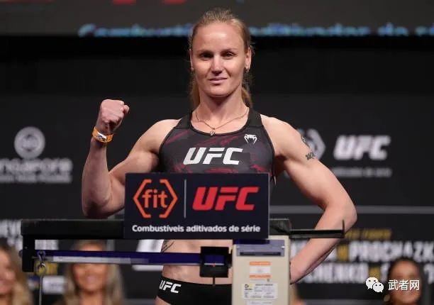 ufc 275赛前称重图集_腾讯新闻