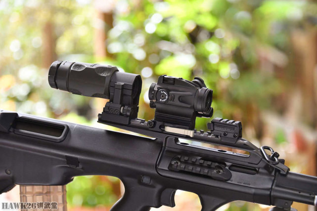 评测aimpointcompm5b红点瞄准镜可换弹道补偿调节旋钮