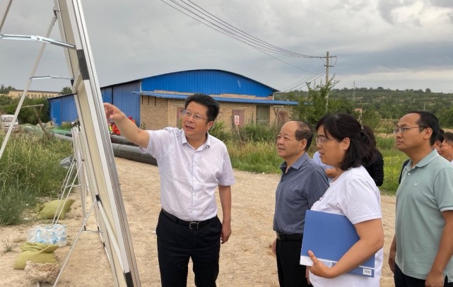 程文杰检查该县"33献礼工程"项目建设进展情况