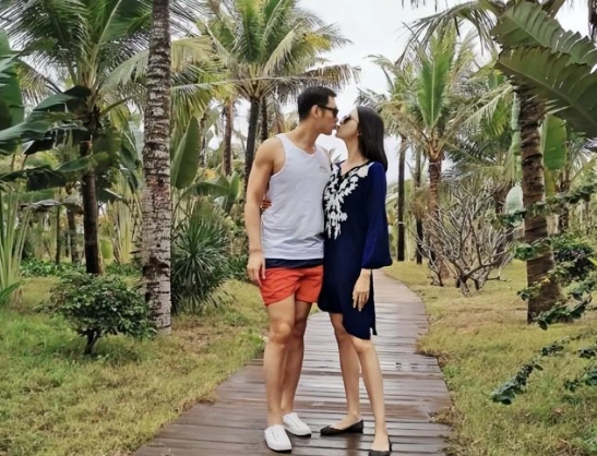 张梓琳晒老公视角秀恩爱,甜蜜吐槽聂磊把自己拍矮,老夫老妻超甜