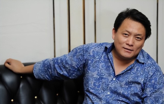 巨兴茂:从一代"丑星",到灵异剧天花板导演,他是如何逆袭的?