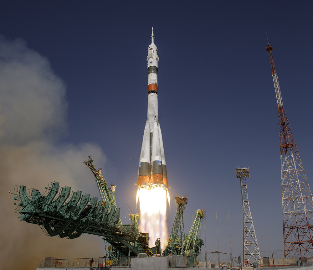 俄航天局：美方已用卢布支付宇航员乘俄飞船飞往国际空间站的费用3减2用英语怎么说