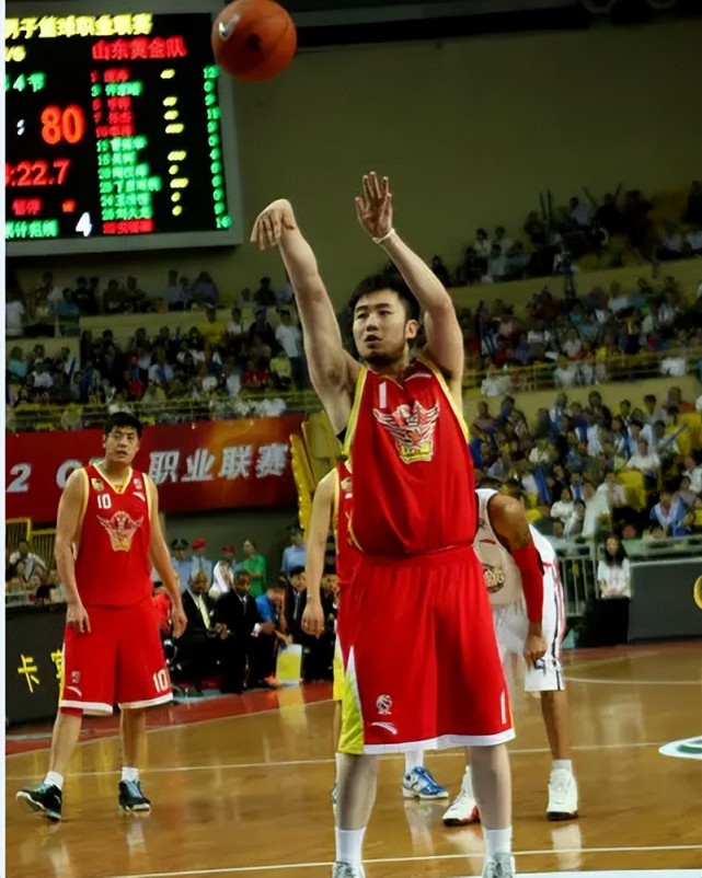 睢冉传记：山东男篮历史上的国手，充满争议退役后成经纪人_腾讯新闻