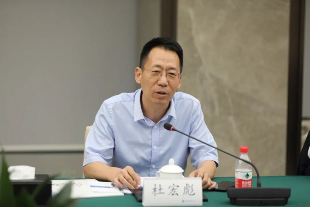 王宏对杜宏彪一行的到来表示欢迎.