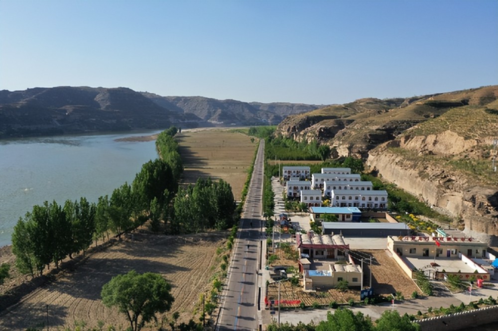 吕梁兴县"绘"出黄河风情与乡村振兴新图景_腾讯新闻