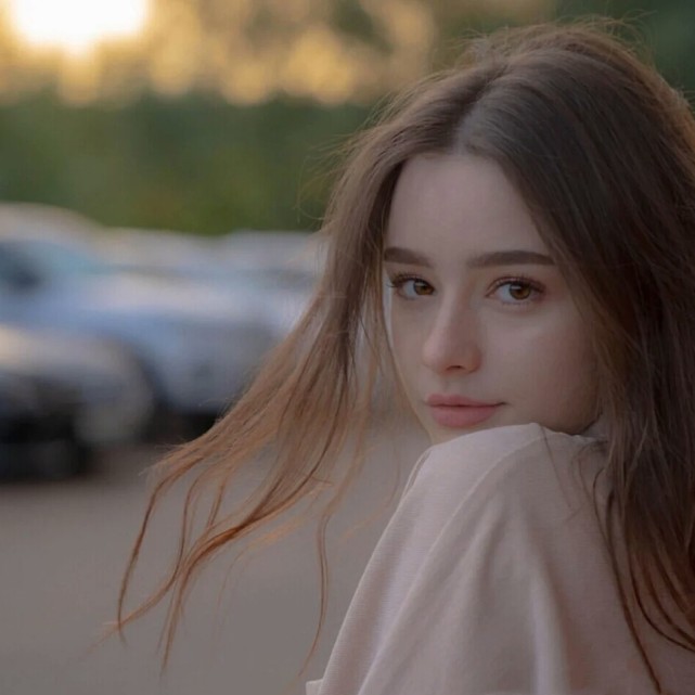 美女真人头像图片|颜值超高超养眼的欧美小姐姐