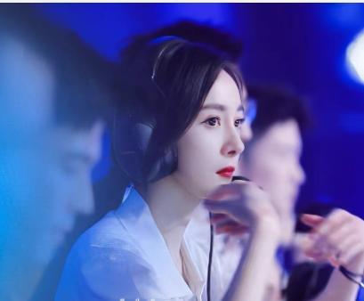 王者荣耀综艺节目战至巅峰杨幂游戏id暴露网友直呼太甜了