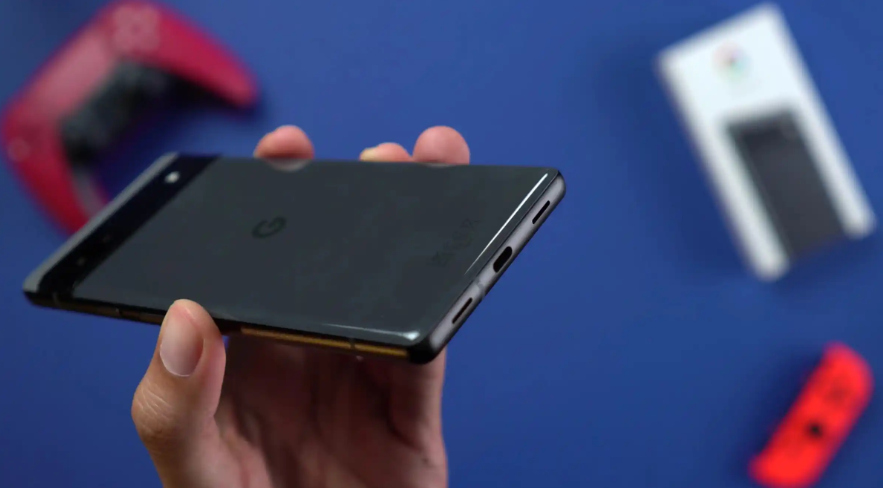 谷歌Pixel6a上手视频流出：采用塑料后壳，7月28日发售