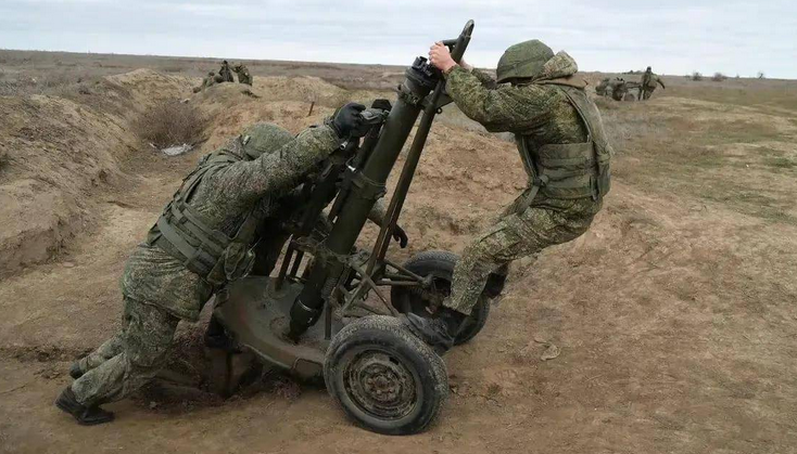 国外绝大多数国家的陆军,仍然在使用82mm,120mm迫击炮,基本上人驮车拉