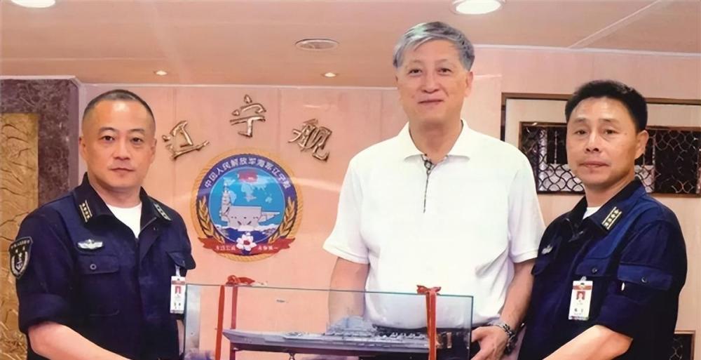 贺龙独子贺鹏飞,买下瓦良格号送回祖国:这是中华民族唯一的机会_腾讯
